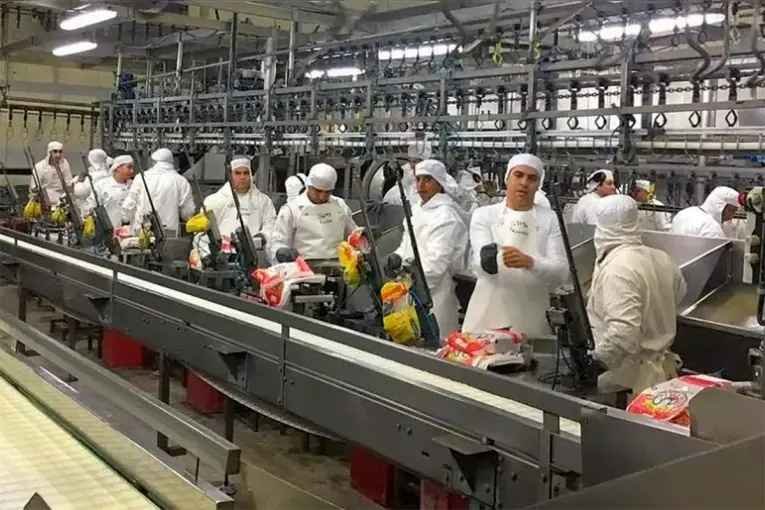 Granja Tres Arroyos ratificó 270 despidos y trabajadores convocaron a una protesta urgente