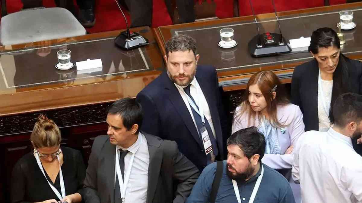 Idas y vueltas por la comunicación digital: el Gobierno confirmó cambios y luego se desdijo