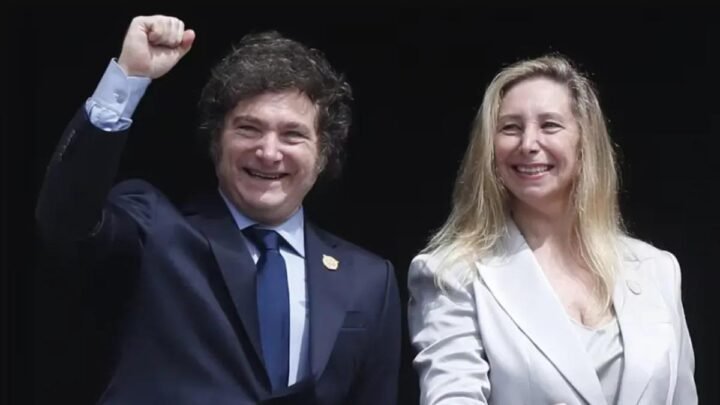 Javier Milei viaja a Chile y a Misiones, se reúne con el gabinete y Karina Milei recibe a la Iglesia