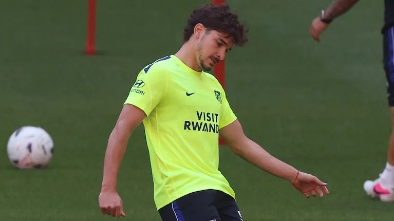 Julián Álvarez rechaza una oferta de la Premier League y presiona para llegar al Barcelona