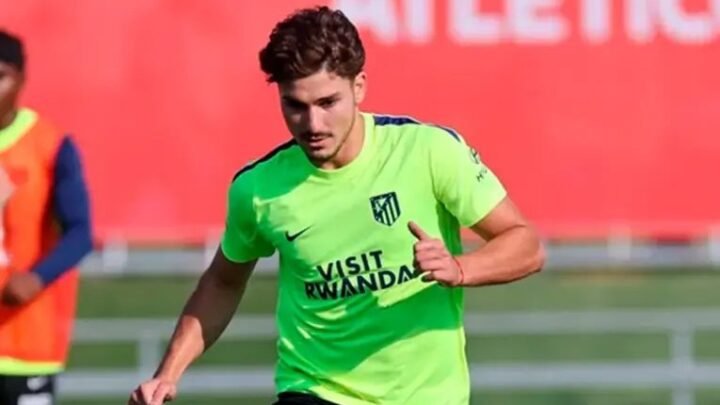 La alternativa legal que podría usar Julián Álvarez para dejar Atlético de Madrid y llegar al Barcelona