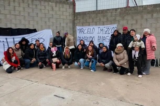 "La política nos hundió": empresario comunicó entre lágrimas el cierre de dos fábricas y los 120 despidos