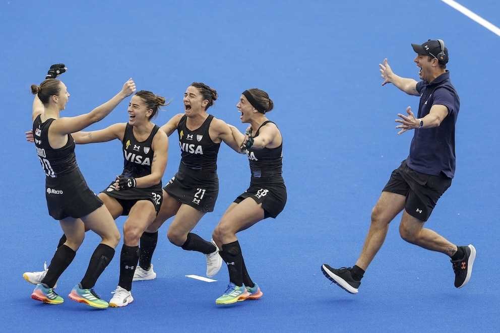 Las Leonas llegaron a la Argentina tras ganar el Mundial de hockey: “Un sueño hecho realidad”