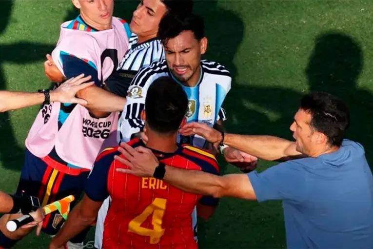 Leandro Paredes calificó de excesiva la sanción de la FIFA y cuestionó la disparidad con el castigo a Gavi