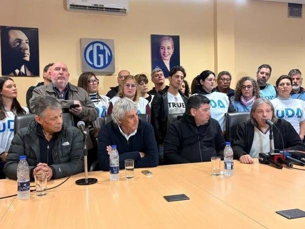 Gremios docentes de la CGT implementarán un plan de lucha por la crisis educativa