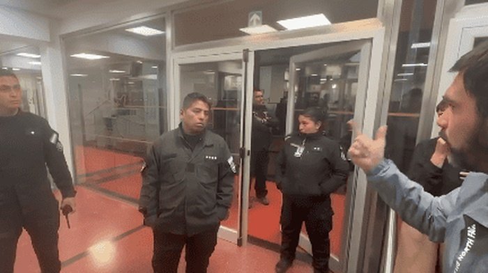 Caos en el Aeropuerto Martín Miguel: más de 160 pasajeros varados tras la cancelación de un vuelo de JetSMART