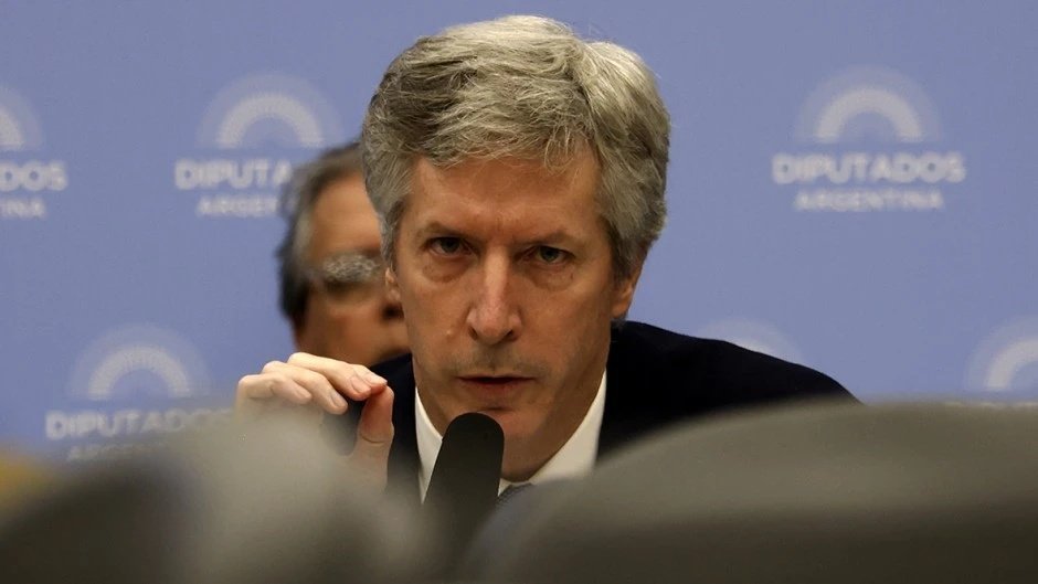 No aparecen $4 billones del Tesoro y Bausili respondió: “En algún lado están”