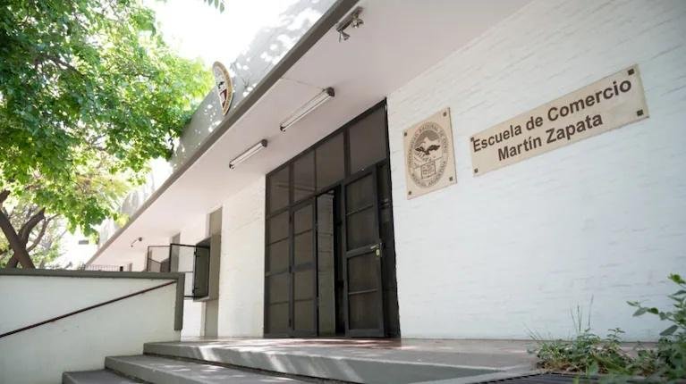 Escándalo en Mendoza: alumnos denunciaron a un docente que proyectó imágenes de contenido sexual en plena clase