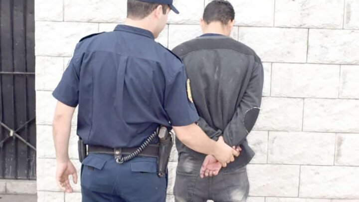 Orán: Detenido por incumplir las restricciones impuestas y amenazar a su grupo familiar