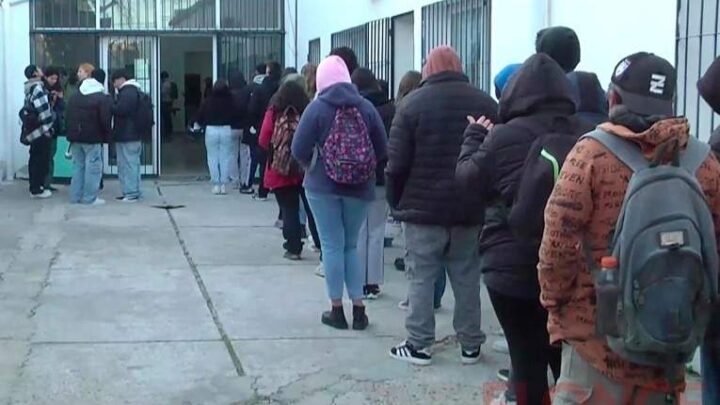 Siete de cada 10 jóvenes están sin trabajo o tienen empleos informales: las causas detrás de la precariedad