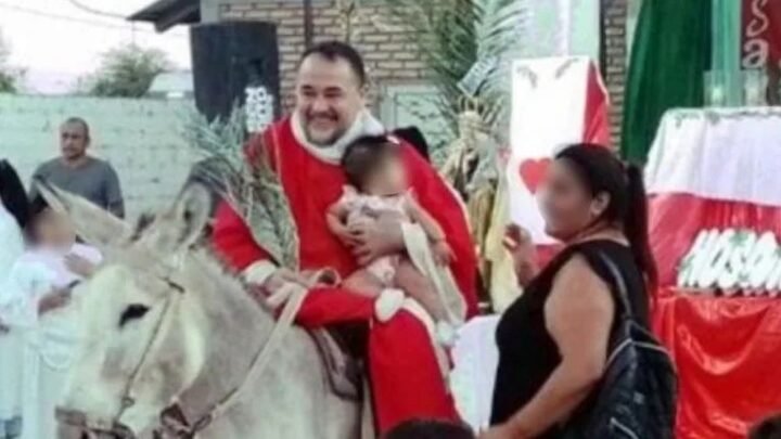 Un sacerdote chocó a un grupo de jóvenes en Sumampa y se dio a la fuga: su insólita justificación