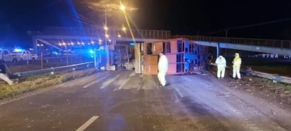 vuelco camión Rosario ganado cinco detenidos intentar robar faenar animales