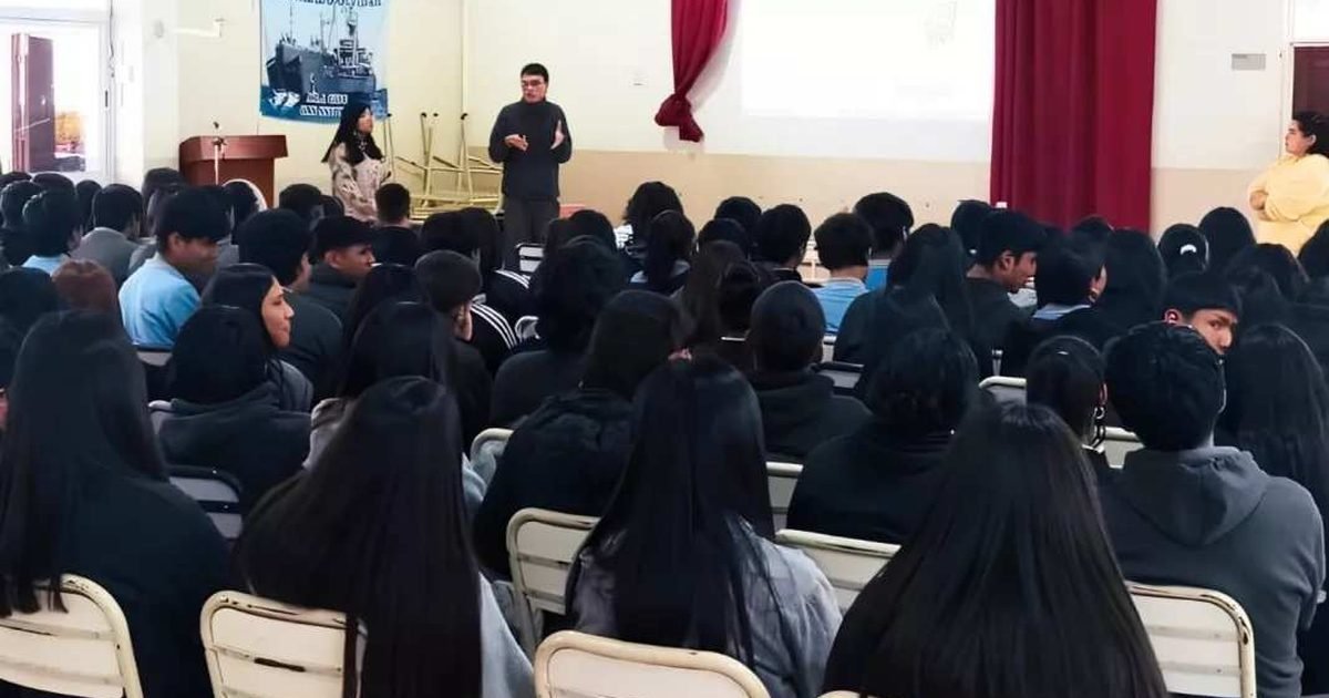 Docentes estudiantes Cerrillos capacitan prevenir incendios