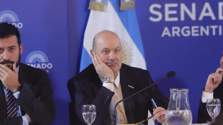 El Gobierno presiona al Senado y aplica por resolución cambios en la Ley de Sociedades