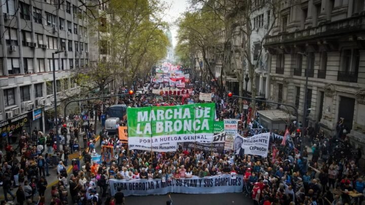 Myriam Bregman lideró la Marcha de la Bronca y exigió un paro nacional contra el Gobierno