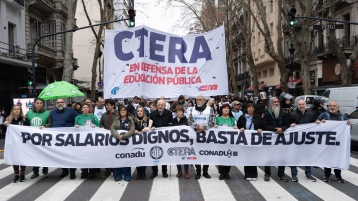 Marcha Federal Universitaria Conflicto universitario gremios
