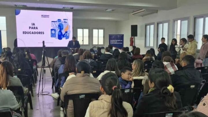 Capacitación IA más 500 docentes incorporaron
