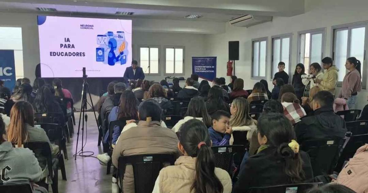 Capacitación IA más 500 docentes incorporaron