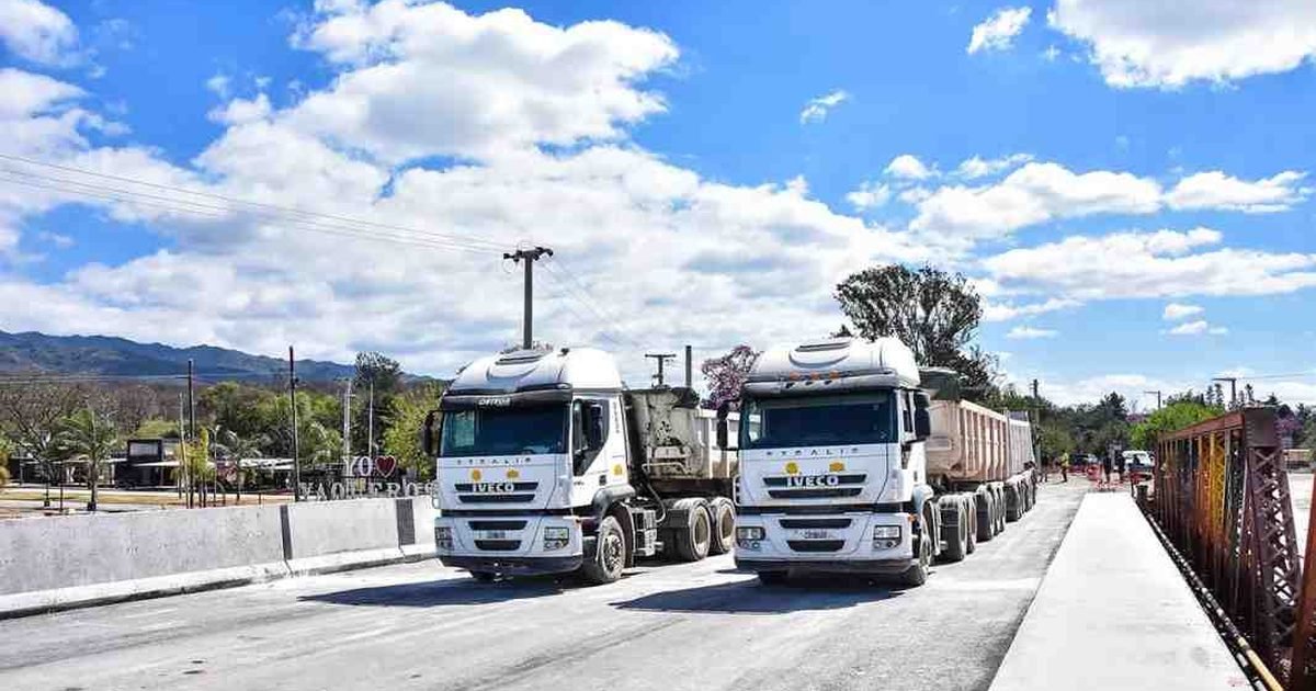 Realizaron prueba carga nuevo puente Vaqueros