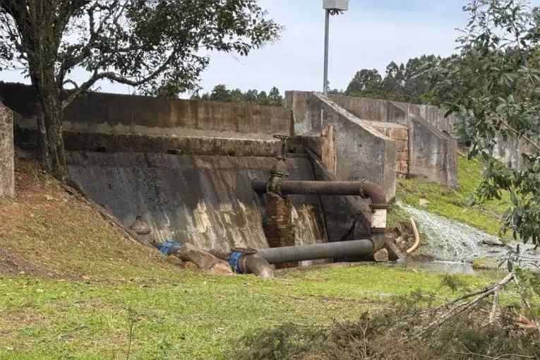 Alerta roja en Brasil: evacuaron a 170 personas por riesgo de colapso en una represa