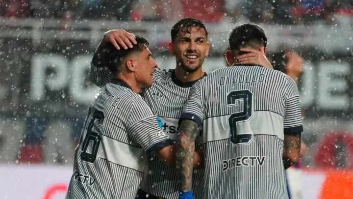 Boca se impuso ante San Lorenzo en un clásico pasado por agua en el Nuevo Gasómetro