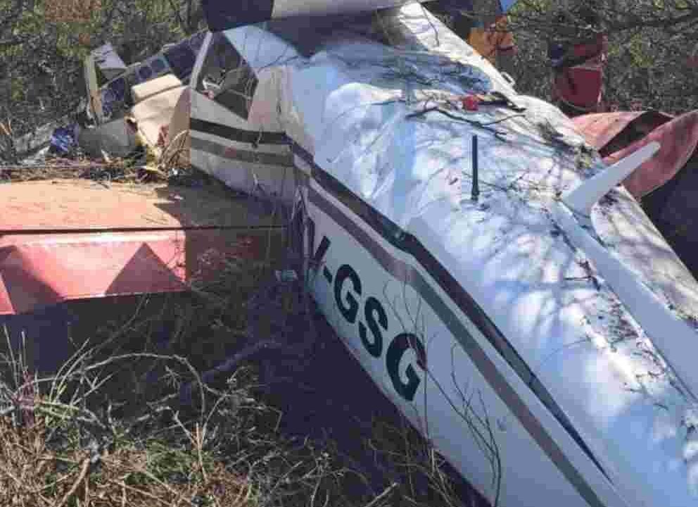 Cinco personas resultaron heridas tras el desplome de una avioneta en una zona boscosa de Córdoba