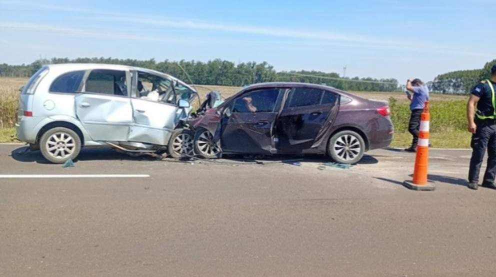 Tragedia en Corrientes: tres muertos tras un violento choque frontal sobre la Ruta Nacional 12