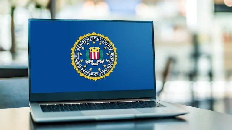 Ciberdelincuentes vulneraron sistemas del FBI y robaron datos sensibles de miles de agentes