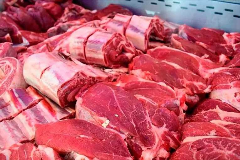 El consumo de carne vacuna se desploma en el país: los argentinos comen casi cinco kilos menos por año