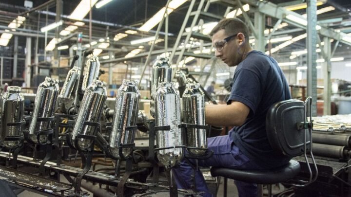 Producto Bruto Interno economía argentina retrocedió 0 6 segundo