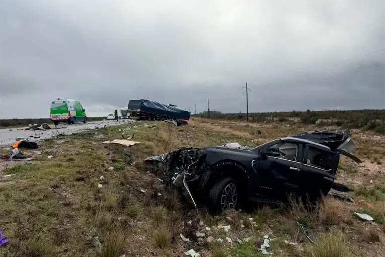 Tragedia en Río Negro: dos fallecidos y un herido grave tras un choque múltiple
