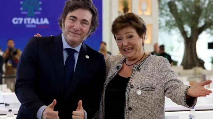 El acuerdo con el FMI bajo presión: la "motosierra" de Milei se agota y pone en riesgo la meta fiscal