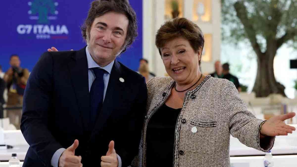 El acuerdo con el FMI bajo presión: la "motosierra" de Milei se agota y pone en riesgo la meta fiscal