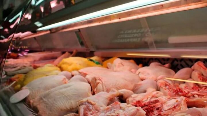El consumo de pollo superaría los 50 kilos por habitante y desplazaría a la carne vacuna