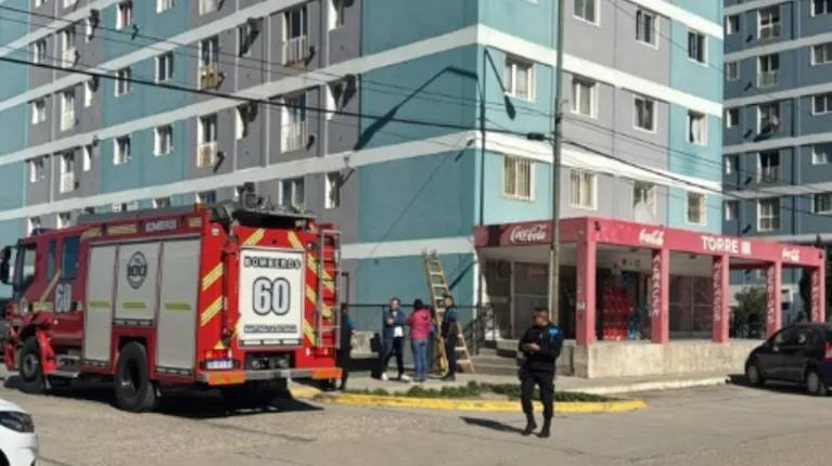 Investigan la muerte de un niño de 9 años tras caer desde un séptimo piso en Comodoro Rivadavia