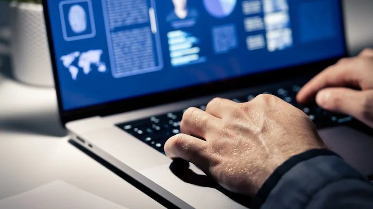 FBI ciberataque confirmó robo datos privados agentes portal empleo
