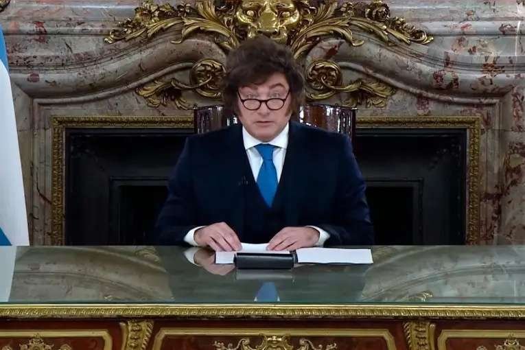 El Gobierno de Milei redujo más de 72.000 empleos públicos desde 2023 y anticipó que profundizará los recortes en 2027