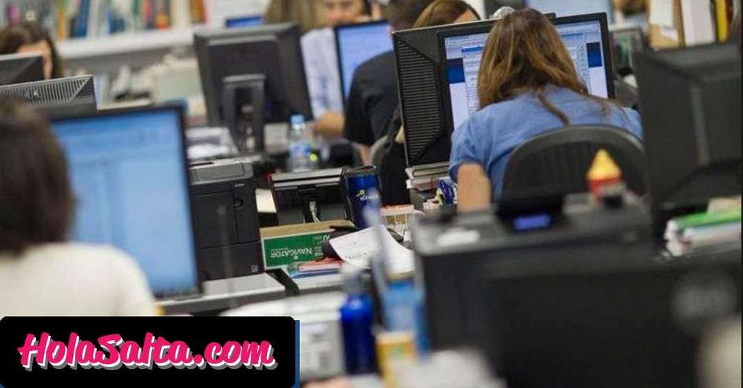 Crisis en el sector público: el salario cayó un 40,5% y la mora crediticia se disparó en la era Milei