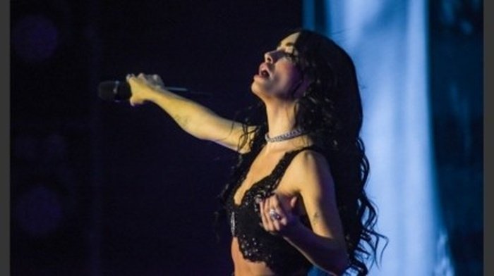 Lali Espósito detuvo su tercer show en River para alzar la voz contra la problemática del suicidio en Argentina