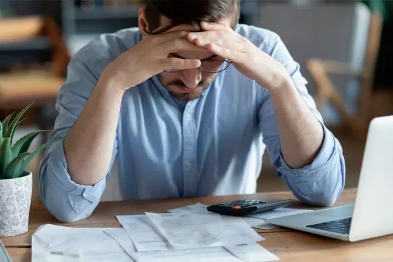 Alerta por el endeudamiento récord: ya hay 3,6 millones de argentinos considerados deudores irrecuperables
