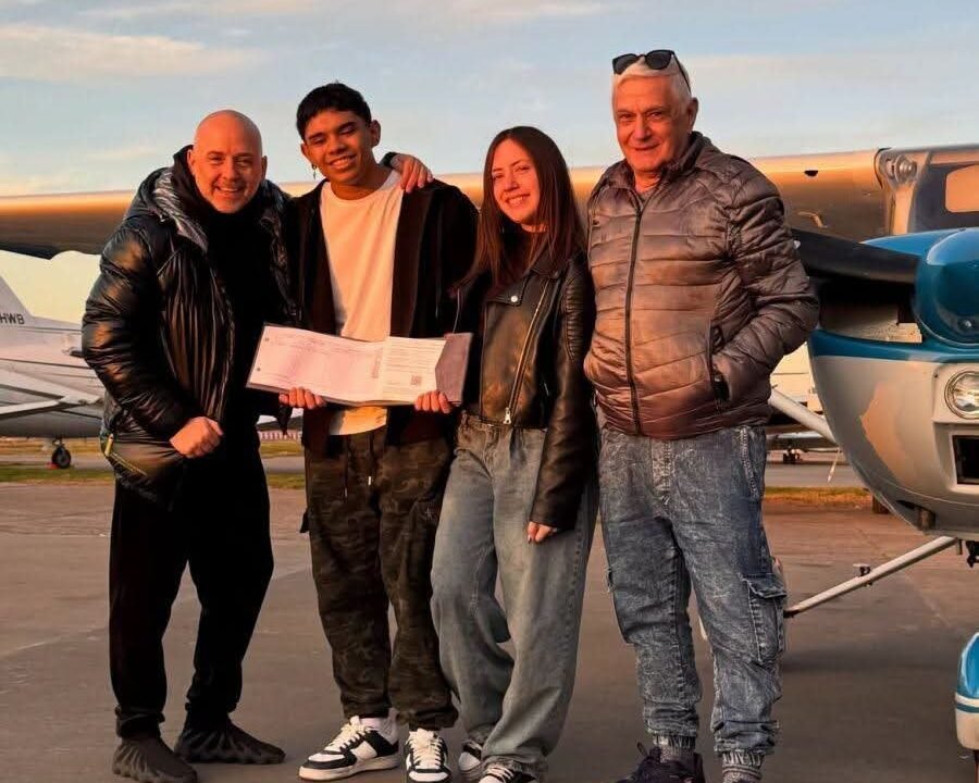 Lucio, el hijo de José María Muscari, alcanzó su meta y se recibió de piloto privado