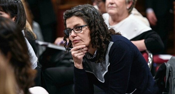 Cristina Fiore desmintió la existencia de escuelas fantasmas y aclaró el destino de los cargos docentes