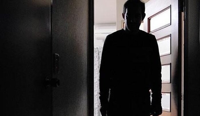Imputaron a un hombre por incumplir una orden de exclusión del hogar