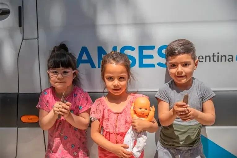 Actualización de montos: ANSES oficializó el incremento para la AUH y asignaciones familiares desde octubre
