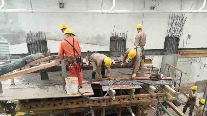 La construcción profundizó su caída en julio: el sector se desplomó un 4,6% mensual