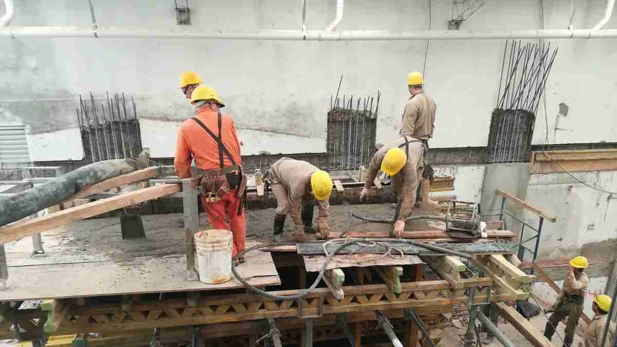 La construcción profundizó su caída en julio: el sector se desplomó un 4,6% mensual