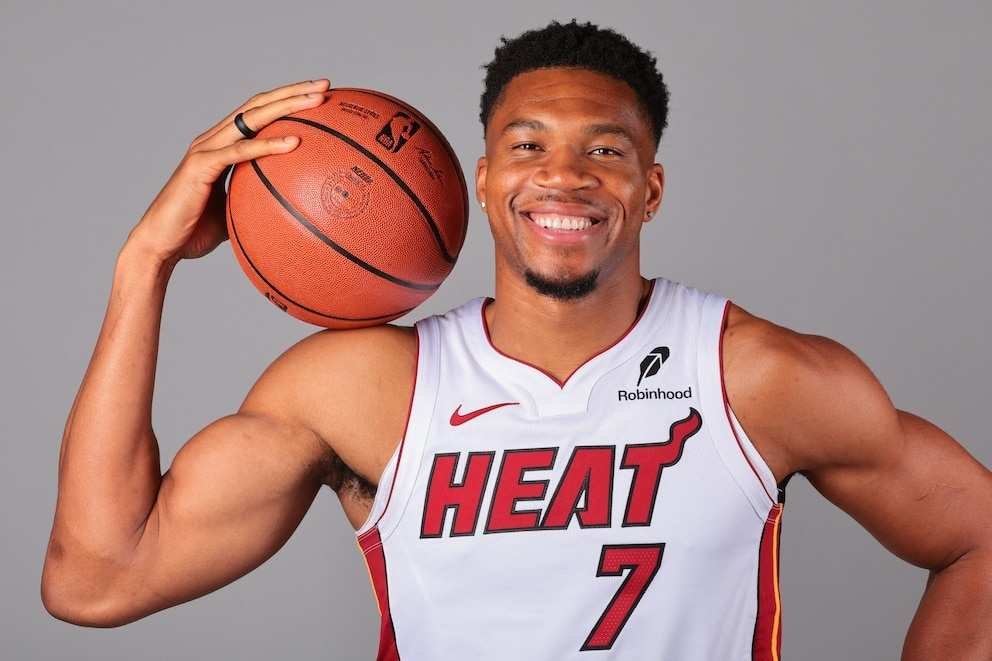 La insólita razón por la que Giannis Antetokounmpo podría abandonar su nueva mansión de 13,5 millones de dólares