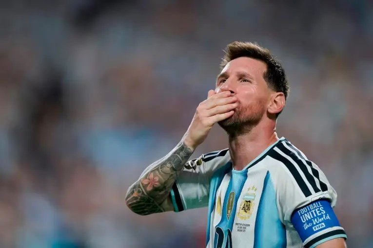 La UBA distinguirá a Lionel Messi con un Doctorado Honoris Causa antes de su despedida de la Selección