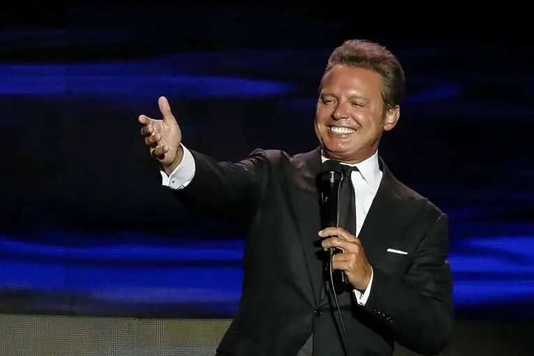 Luis Miguel confirmó su regreso a los escenarios con el anuncio del Tour 2027