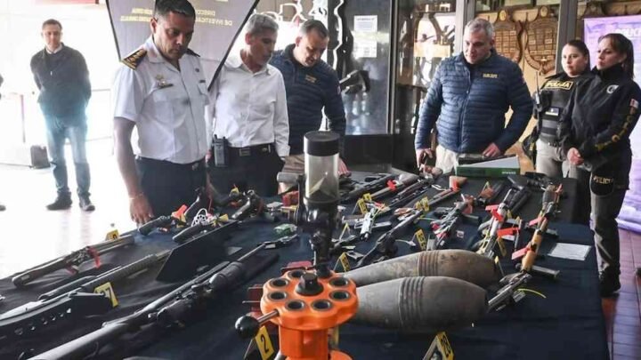 Desarticularon una red de venta y alquiler de armas en Córdoba: hay 12 detenidos tras 57 allanamientos